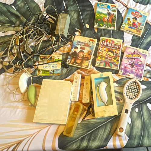 Nintendo wii console bundle 2 - bundle:,