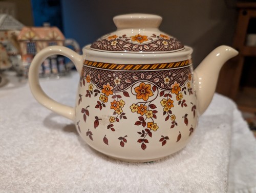 Lovely vintage sadler - lovely, england