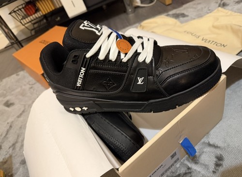 Trainers size black - uk,