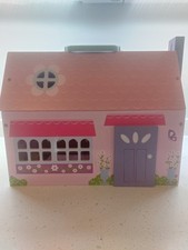 TOYS R US WOODEN DOLLS HOUSE