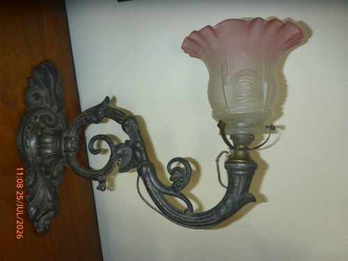 Victorian cast iron wall light - cast,