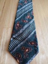 Van Heusen Silver Label Green Gold Silver Striped Paisley 56X4"