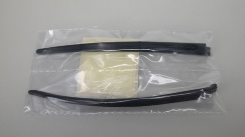 New authentic oakley - new,