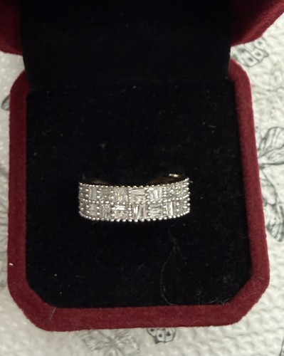 Genuine 9ct gold 1ct baguette - gold,
