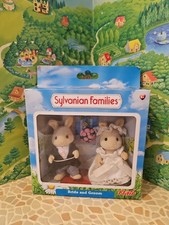 Sylvanian Families FLAIR BRIDE AND GROOM SET