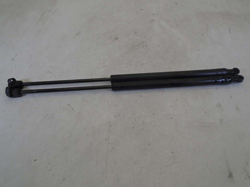 Hyundai getz tailgate struts - hyundai,