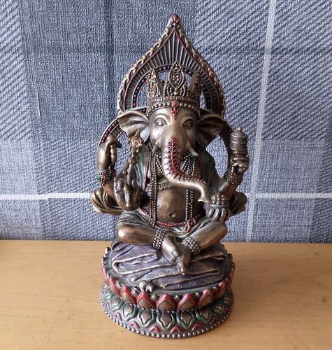 Hindu decor throne - hindu,