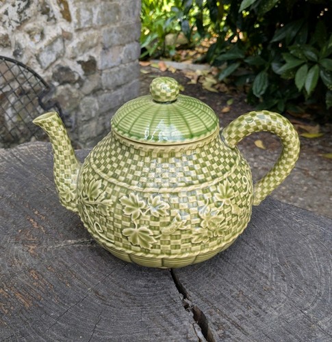 Vintage green majolica - vintage,