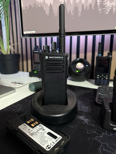 Motorola dp4400 uhf - motorola,