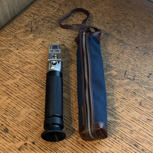 Atago hand refractometer - atago,