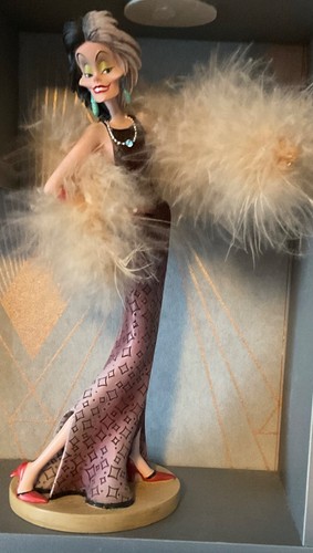 Cruella disney showcase - disney,