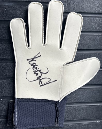 Dave beasant signed goalkeeper - dave,