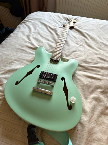 Fender starcaster tom delonge - tom,