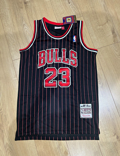 Mitchell ness chicago bulls - mitchell, &