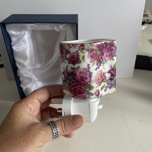 Stunning vintage floral - stunning,