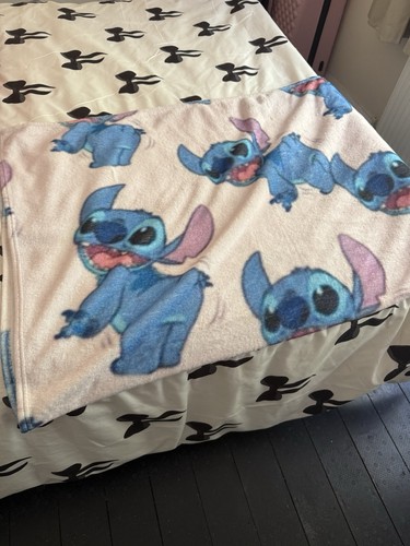 Disney stitch fleece - stitch,
