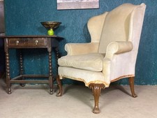 A FINE ANTIQUE COUNTRY HOUSE HORSE HAIR FILLED QUEEN ANNE STYLE ARMCHAIR