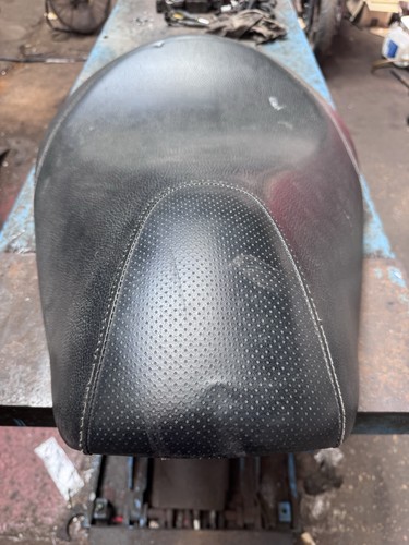 Suzuki uh125 burgman 2014 seat - suzuki,
