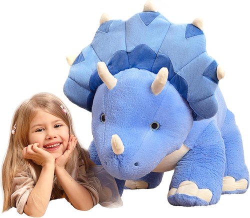 Giant triceratops dinosaur - triceratops,