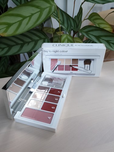 Clinique exclusive day - day, to