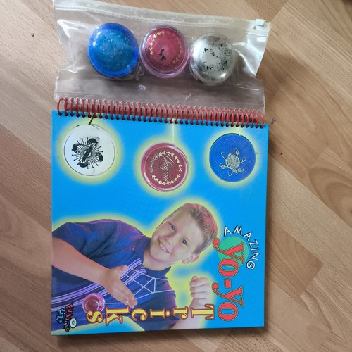 Vintage yoyos with trick - x,