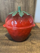 Le Creuset Strawberry Casserole Cocotte  Stoneware Rare - 14 Oz/4 Litre