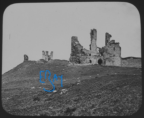 Photo dunstanburgh castle - photo,