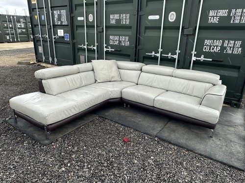 Dfs iconica stage - dfs,