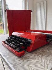 Olivetti Valentine Red