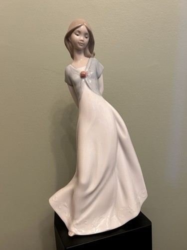 Nao lladro porcelain figurine - porcelain,