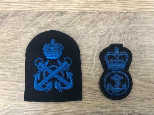 Wrns petty officer badges - petty,