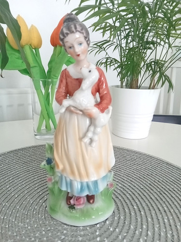 Vintage ceramic figurine - vintage, woman