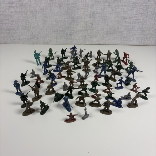 Generic plastic toy soldiers - generic,