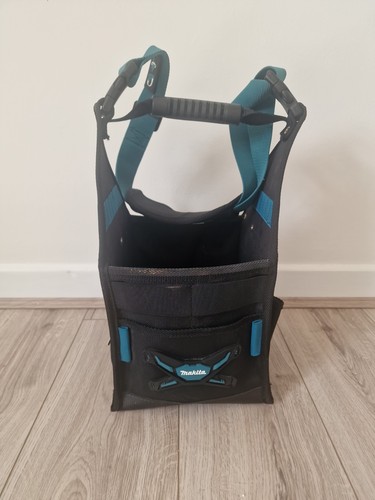 Makita square shape tool - shape, bag