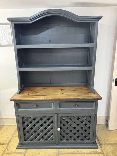 Grey painted wood - grey,