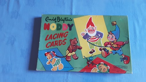 Noddy lacing cards set sewing