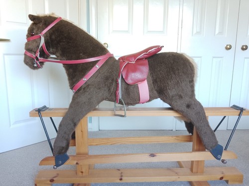 Vintage pegasus crewe - of,