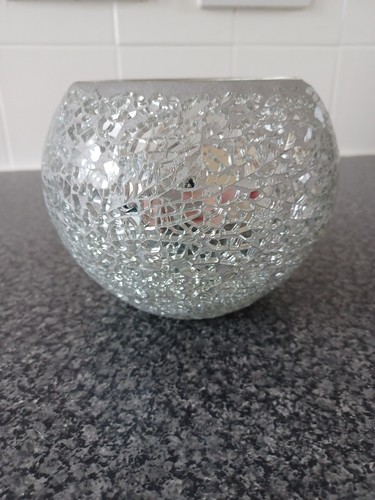 Larger size mirrored - larger, mosiac