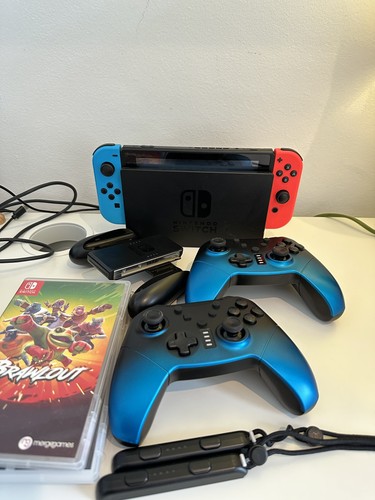 Nintendo switch console - switch, with