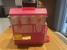 Vintage 1995 Barbie "Feeding Fun Stable" Horse Barn by Mattel w/ Accessories