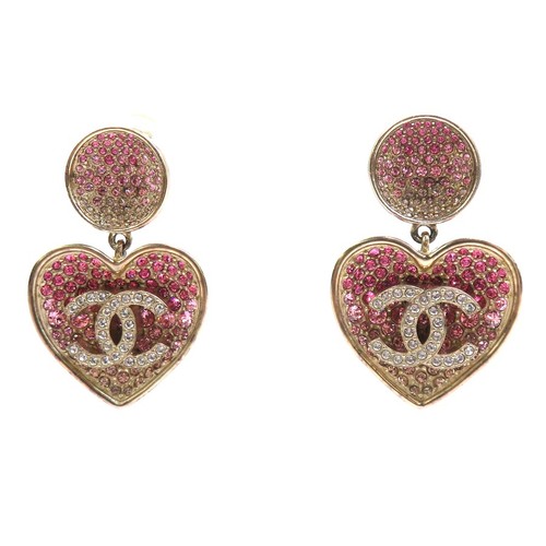 Auth chanel logo heart - cc,