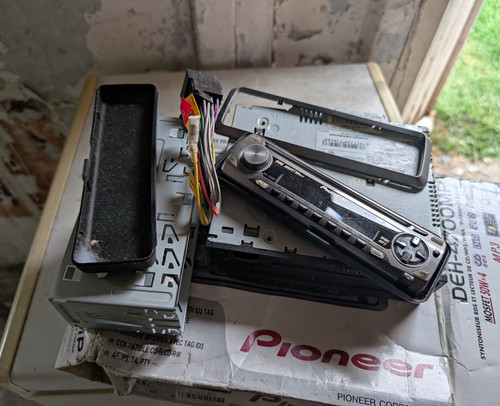 Pioneer deh 4700mp car - pioneer,