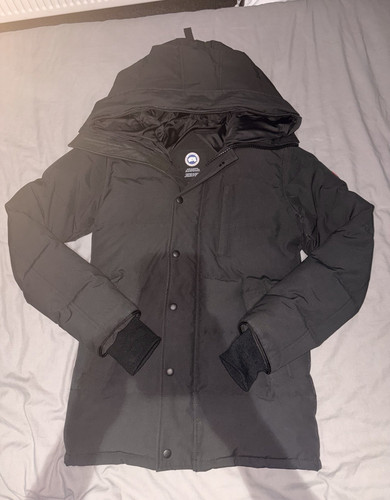 Canada goose men arctic - canada,