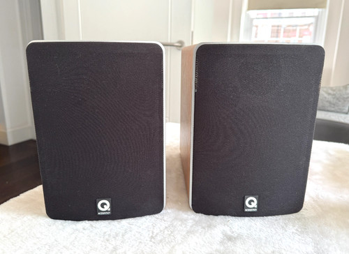 Acoustics 1020 speakers - q,