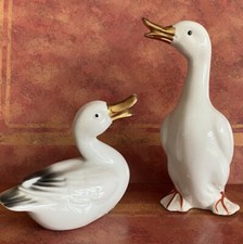 PAIR OF CHINA DUCKS. Vintage. Real Gold On Beaks. 12.5 X 5 X 4cm  8 X 9.5 X 4cm.