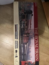 Hornby OO The Royal Train M&S edition Boxed with Track Mat -Princess Elizabeth 