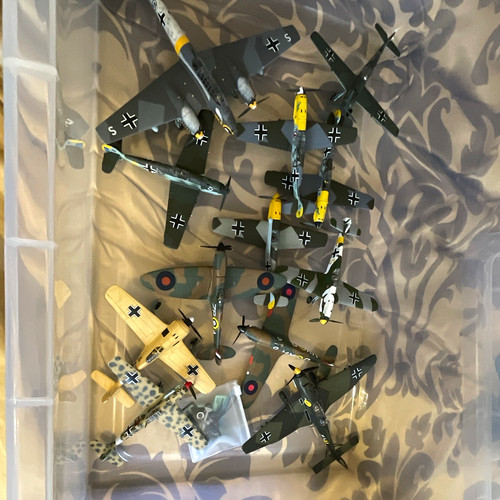 Lot pre built painted - of,