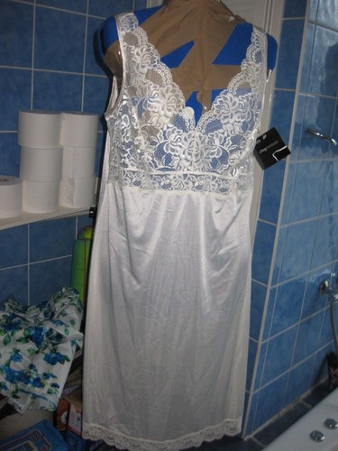 Vtg cream silky - vtg, nylon