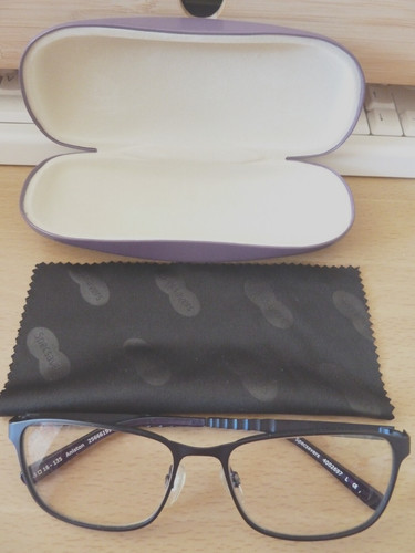 Specsavers purple case cloth - specsavers,