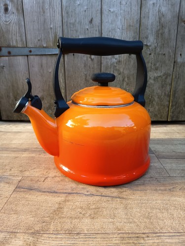 Creuset kettle - le,